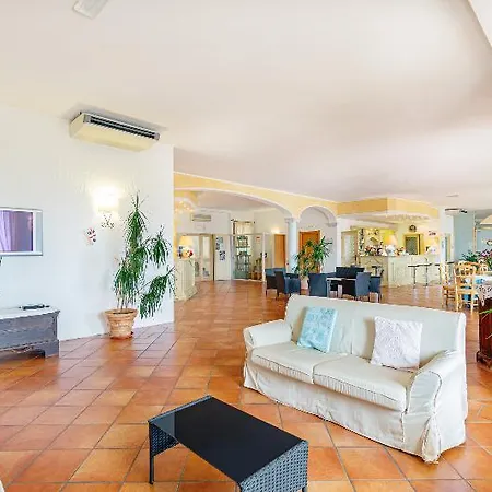 Ξενοδοχείο San Trano 3*